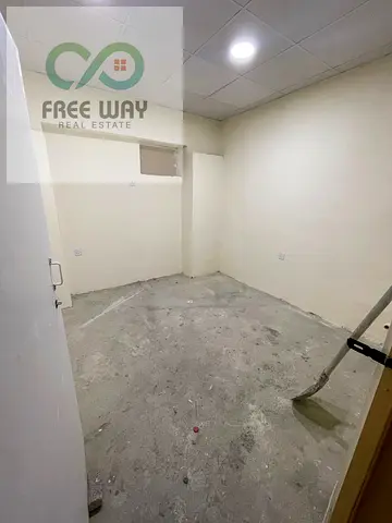 Arabic House for Rent – Ajman | Al Nakheel 🏠 Suitable for employees or workers 🛏️ 8 Rooms ❄️ No air conditioning 📍 Al Nakheel – Near Ajman Cornich