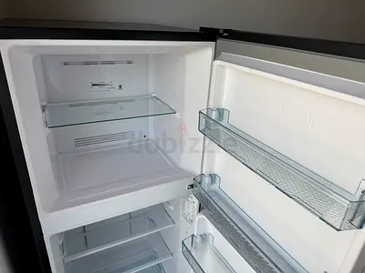 Compact single-door refrigerator — good condition, 3 shelves