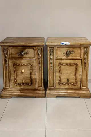 Pair of vintage-style wooden bedside cabinets/nightstands