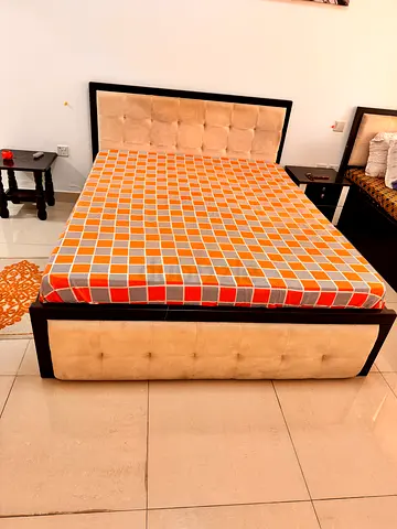Queen size bed with mattress