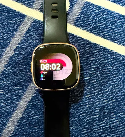 Fitbit Versa 4 Fitness Smartwatch