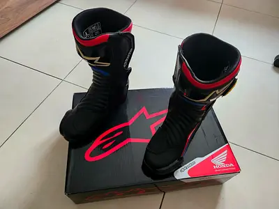 Original Honda shoes for biking