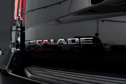 2021 Cadillac ESCALADE photo 2