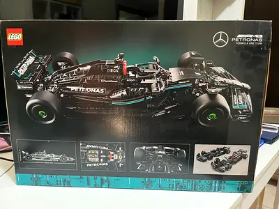 LEGO Technic Mercedes-AMG F1 W14 E Performance