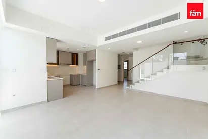 PRIME LOCATION | STEPS TO POOL | QUIET PARK VIEW