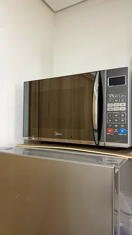 Midea Microwave Oven - Lightly Used
