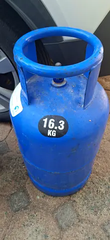 Urgent sale gas cylinder