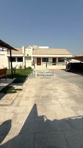 للبيع فيلا ممتازه ونضيفه جدا في الخزاميه