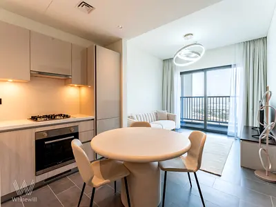 Middle Floor | Waterfront View | 1BR+Study