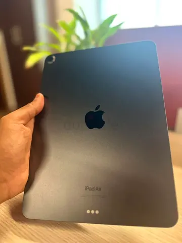iPad Air (Space Gray) - Good Condition, 256GB (Wi‑Fi) - Ready to Use with 2nd Gen Pencil