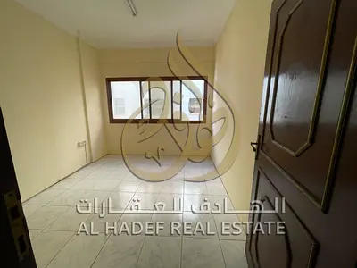 🏡 للإيجار السنوي في الشارقة – منطقة البوطينة  ✨ غرفتين وصالة بسعر مميز جدًا