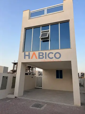 Unfurnished | Vacant | Spacious Layout