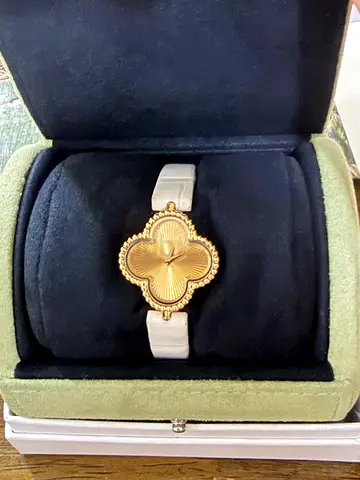 VCA Sweet Alhambra Watch
