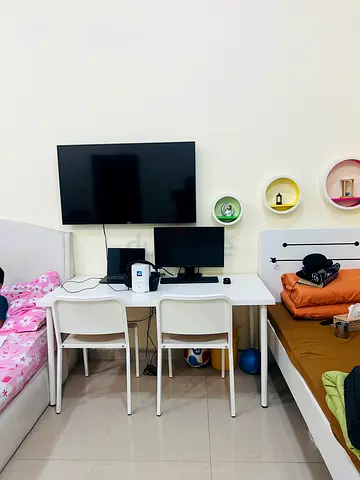 White IKEA table -  dual workstation setup - Good working conditions. 2 chairs
