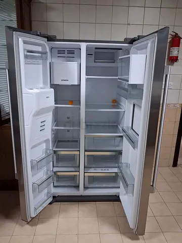 Siemens New Model Side by side water dispenser ice maker refrigerator