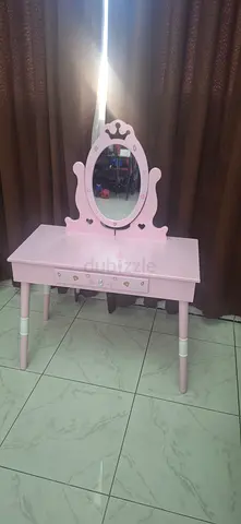 Kids dressing table