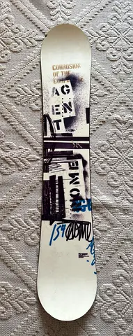 Used white freestyle snowboard - 150 cm (good condition)