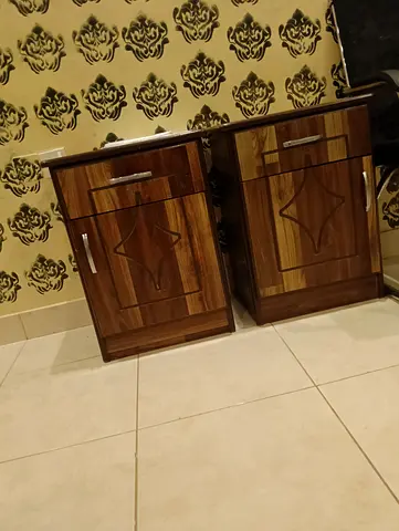 Wooden King Size Bed with 2 Side Tables – Excellent Condition