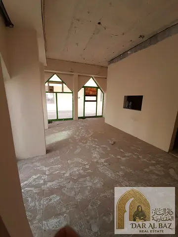 محل للإيجار السنوي في منطقة المجرّة بالشارقةمحل تجاري للإيجار السنوي الموقع: منطقة المجرّة – الشارقة ثاني نمرة على الكورنيش المحل خلفي يوجد إمداد غاز