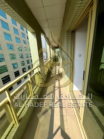 🏡✨ **غرفتين وصالة للإيجار السنوي في المجاز 2 – الشارقة** ✨🏡 فرصة مميزة للسكن في منطقة المجاز 2 بالشارقة، على **شارع جمال عبد الناصر**، بموقع حيوي ي