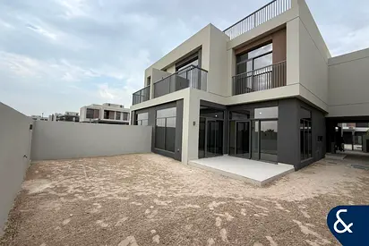 Single Row | Spacious Living | 4 En-Suite