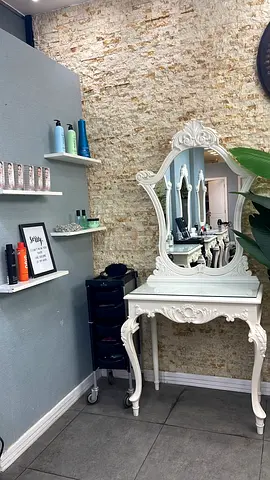 White Ornate Dressing Table with Mirror - Classic Vanity salon use or home console