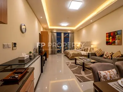 Large Layout | Balcony | Community View
