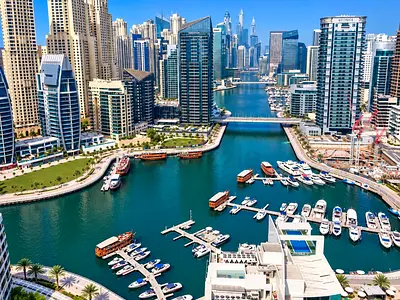 0% commission, marina luxury master bedroom with balcony , nice marina view, weekly 3 days cleaning