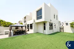4 Bedroom | Corner Unit | Single Row
