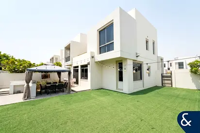 4 Bedroom | Corner Unit | Single Row