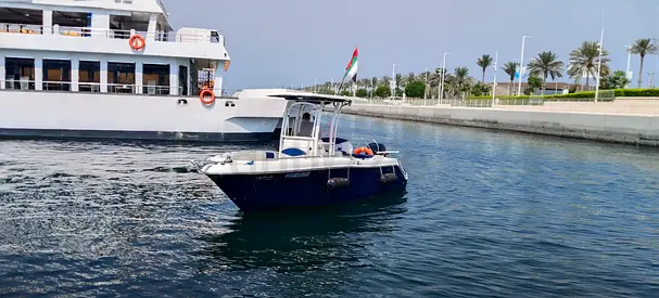 Robalo 222 speed boat