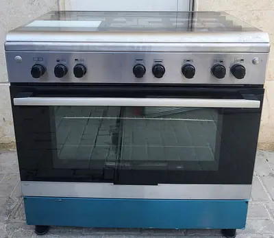 Frigidaire brand gas cooker 80×60 cm with 5 burners Perfect working condition