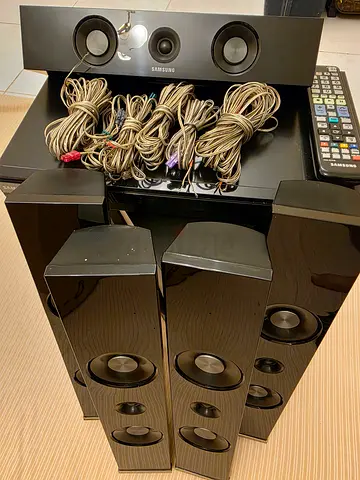 Samsung 5.1 Home Theater Speaker Set with Cables and Remote