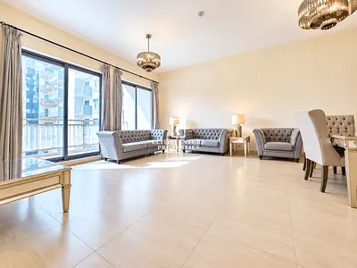 BRIGHT & SPACIOUS | MODERN LIVING | CLOSED KITCHEN