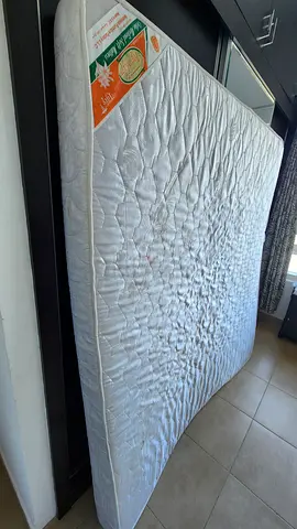Queen-size mattress in good condition - used