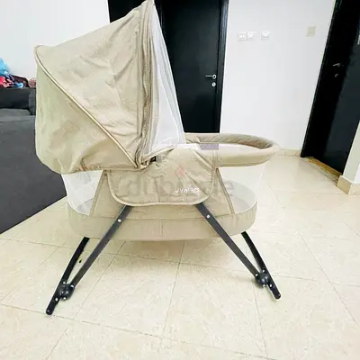 Juniors baby bassinet