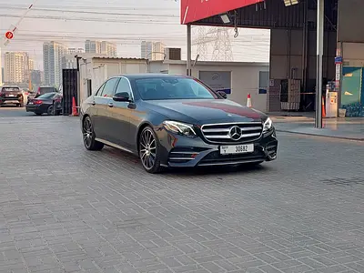 AED 1505/month | 2019 Mercedes-Benz E-Class E 300 | GCC Specs | Ref#535216