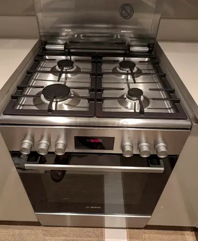 Bosch Top 4 burner Gas / Electric oven Cooker Stove 60cm