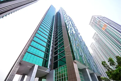 VACANT and Spacious Unit with Marina Views