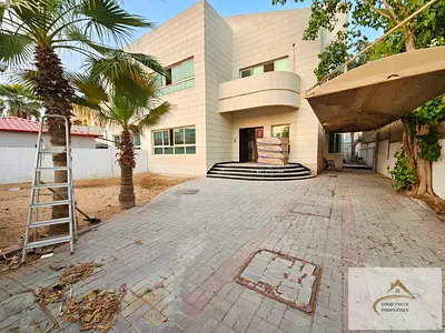 Spacious 4 Bhk villa private swimming pool and Garden