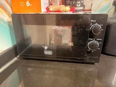 Black+Decker Compact Microwave Oven - Good Working Condition