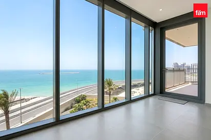 Sea Views | Pristine Condition | Building Expert