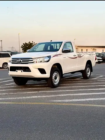 2026 Toyota Hilux Double Cab GL V4 2.7 PETROL GCC Specs