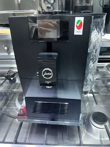 Jura En8 Fully Automatic Been to Cup Coffee Machine