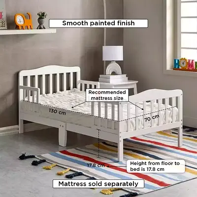 White Wooden Toddler Bed (130 x 70 cm) - Good Condition