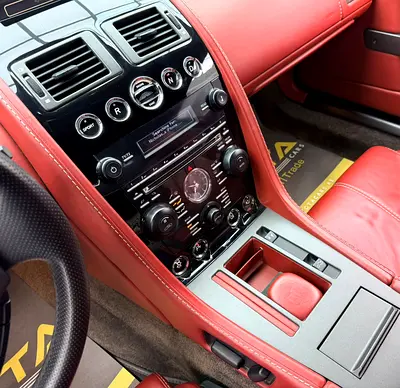 صورة مصغرة 13 لـ 2015 Aston Martin VANTAGE