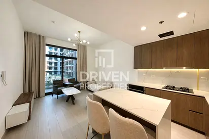 Scenic Pool View | Ready to Move in | 4 Cheques