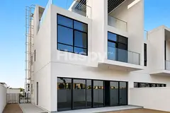 Corner Townhouse | Large Plot | G+2