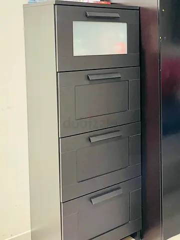 Urgent sale : 4 door drawer