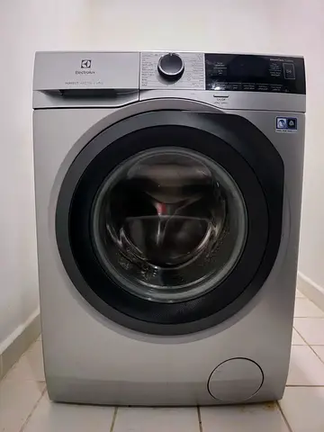 Electrolux 9KG Front Load Washing Machine 1400RPM – Inverter Motor Steam Care PerfectCare 700 EW7F39